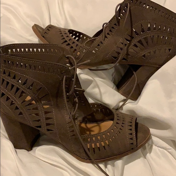 Heels - Picture 2 of 2